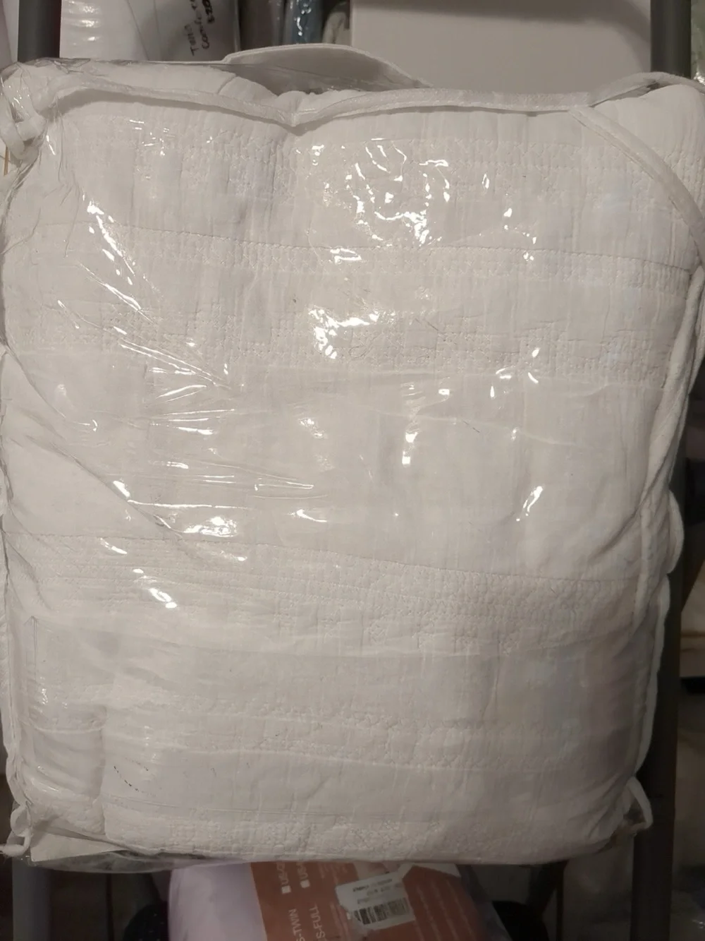 Goodness and grace Hudson white full/queen quilt set - cotton, embroidered.